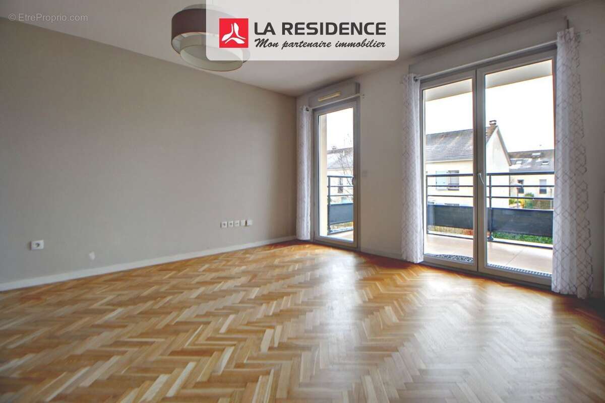 Appartement à VERNEUIL-SUR-SEINE