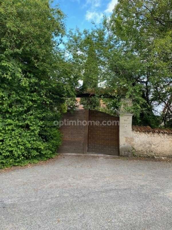 Maison à SAINT-ASTIER