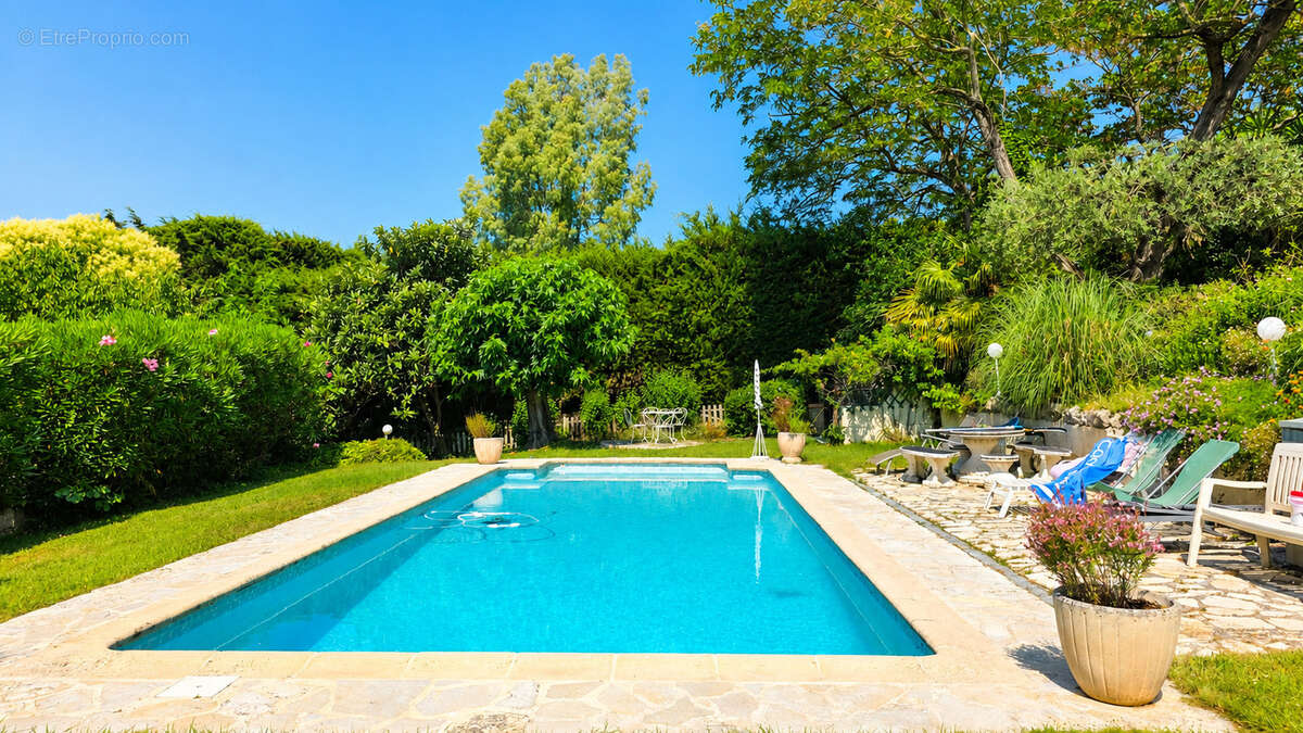 Autre à MOUGINS
