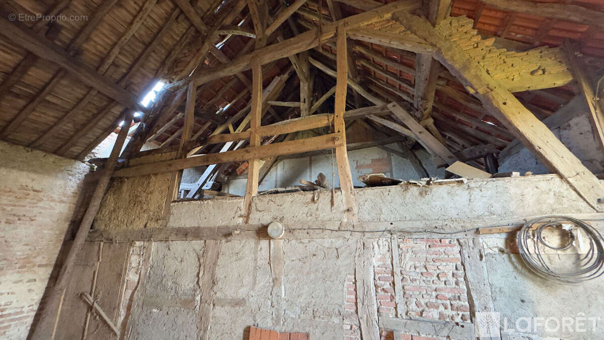 Maison à NEUILLY-LE-REAL