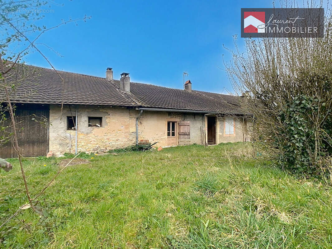 Maison à L'ABERGEMENT-DE-CUISERY