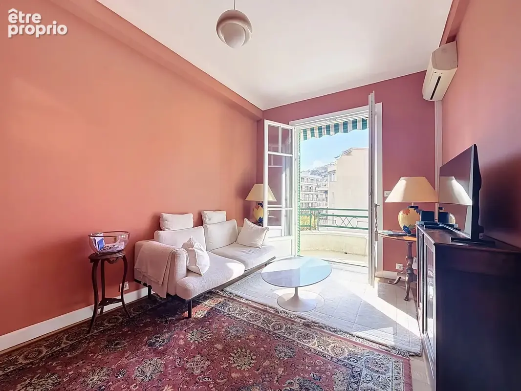 F2 nice - libération - balcon - rénové - photo 1