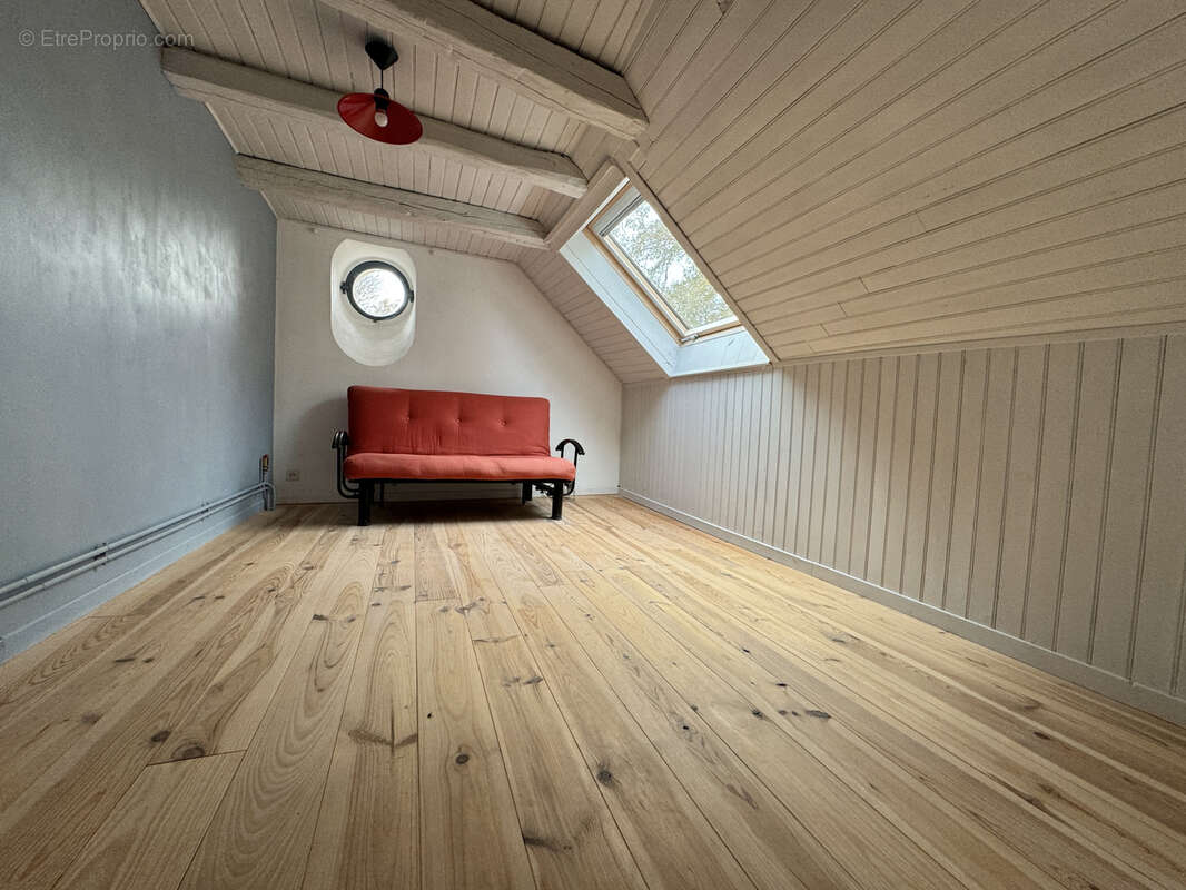 Maison à SAINT-BONNET-LA-RIVIERE