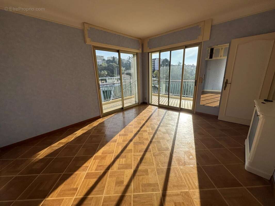 Cannes Basse Californie vente appartement 4 pièces proche centre - photo 4