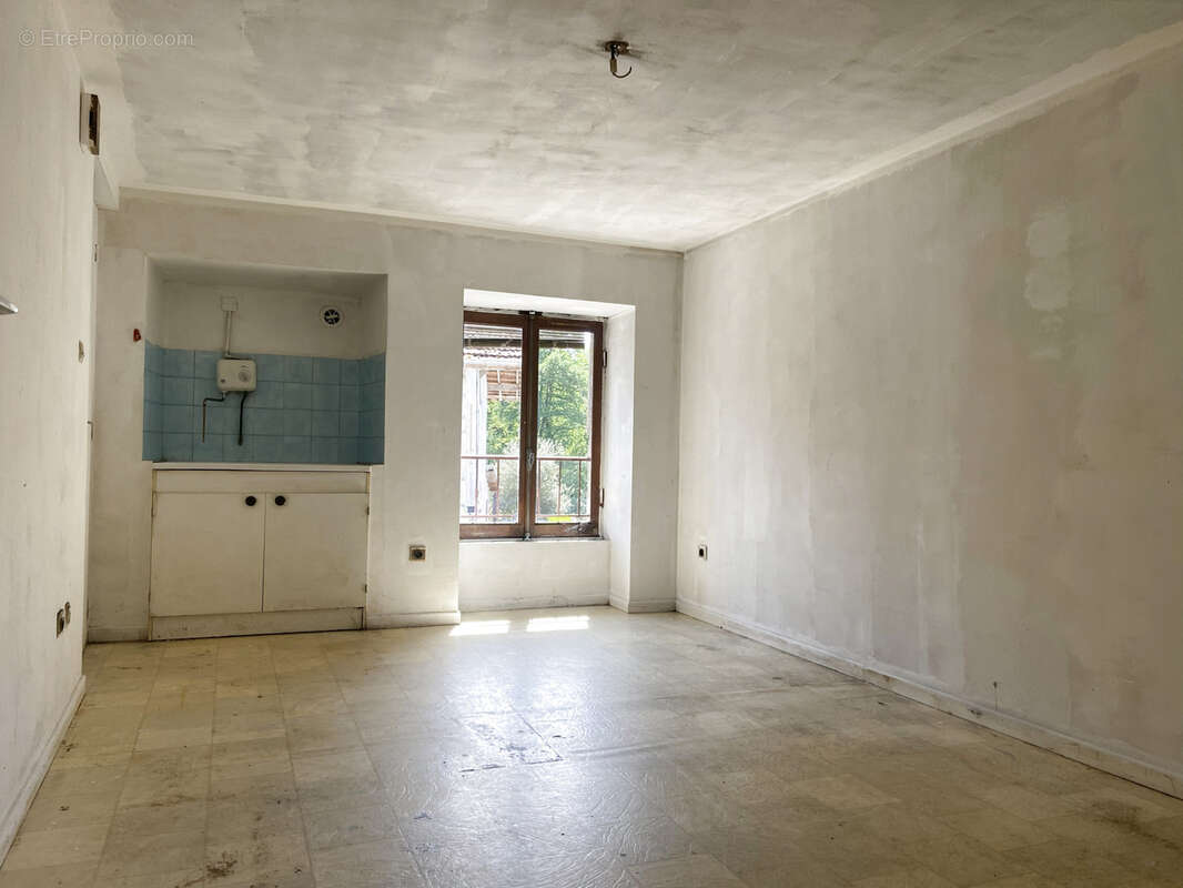 Maison à YENNE