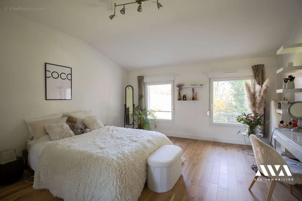 Maison - 260 m2 - photo 9