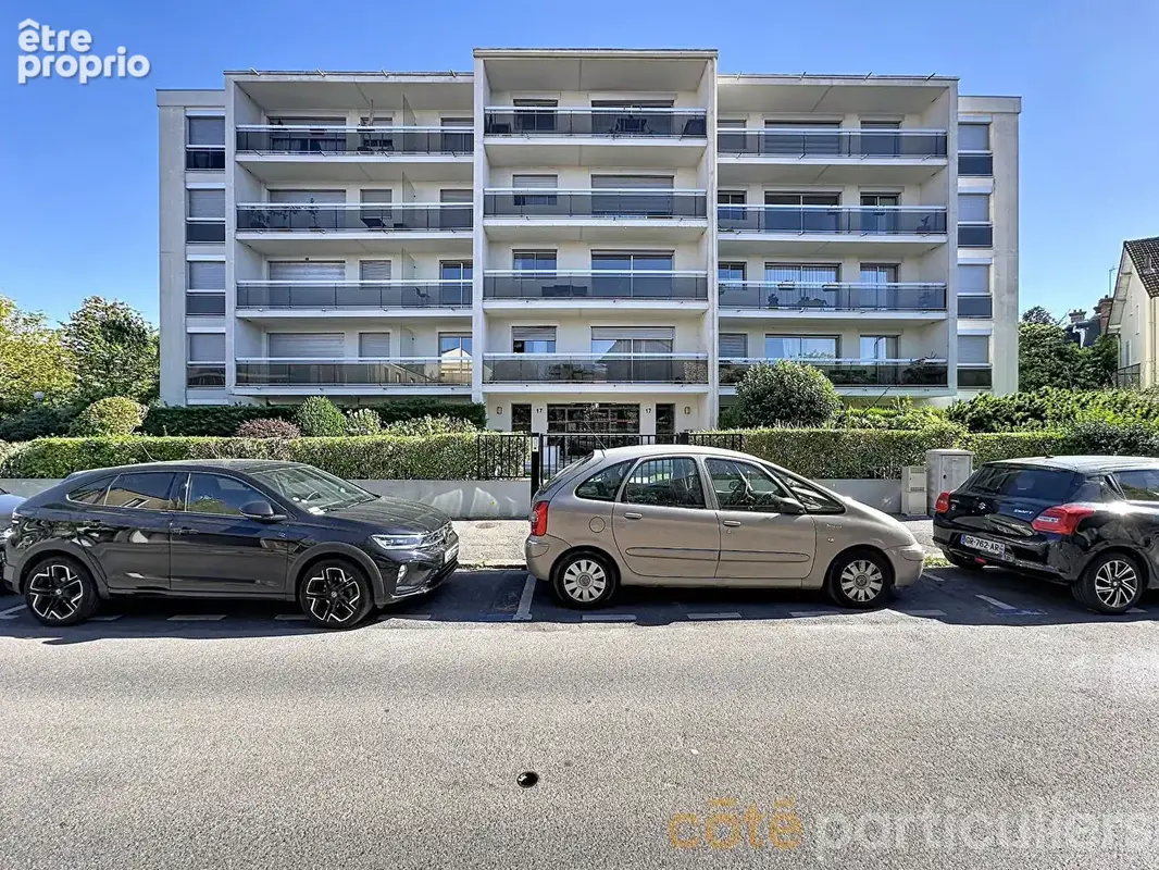 Appartement à SAINT-MAUR-DES-FOSSES