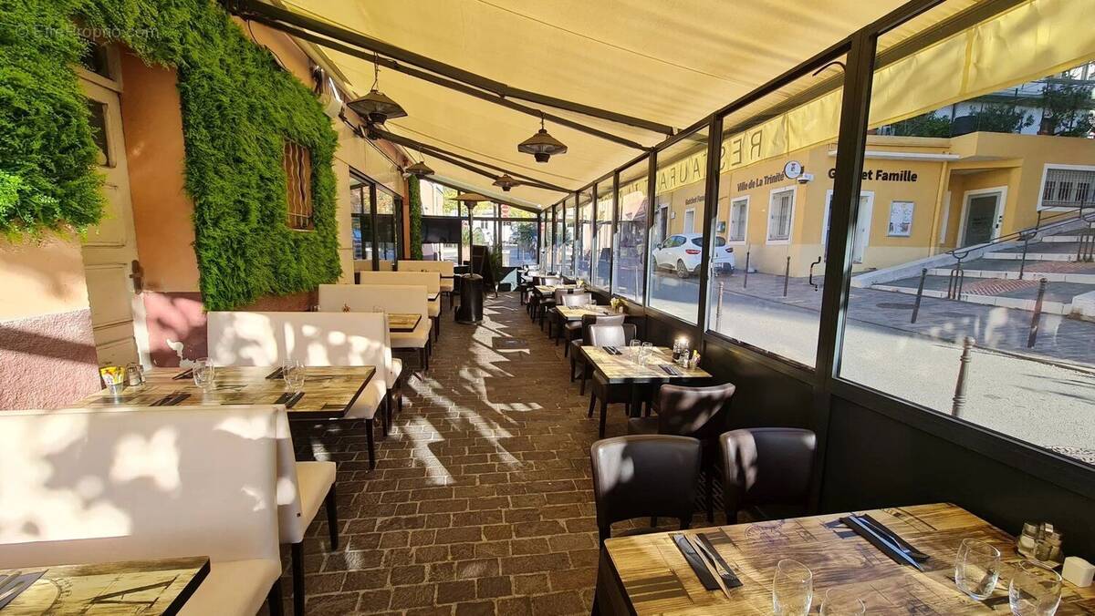 Commerce à LA TRINITE