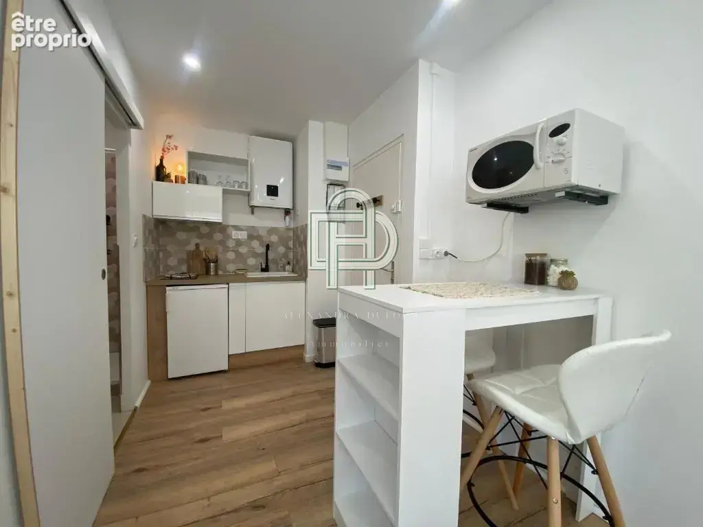 Belles Prestations  - Studio 18 m2 entièrement rénové et meublé avec Parking Privatif   À deux pas de la Plage - photo 7