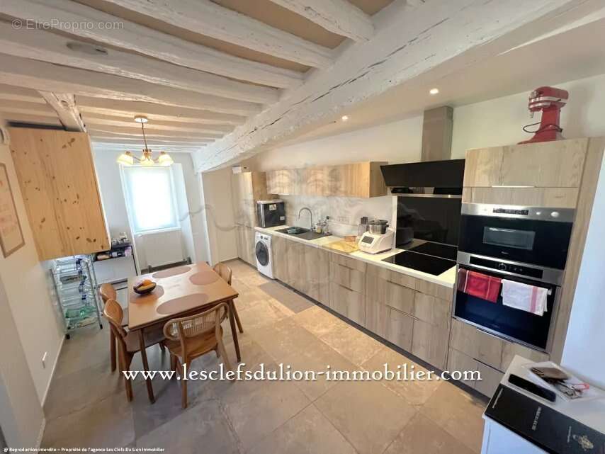 Maison à LORREZ-LE-BOCAGE-PREAUX