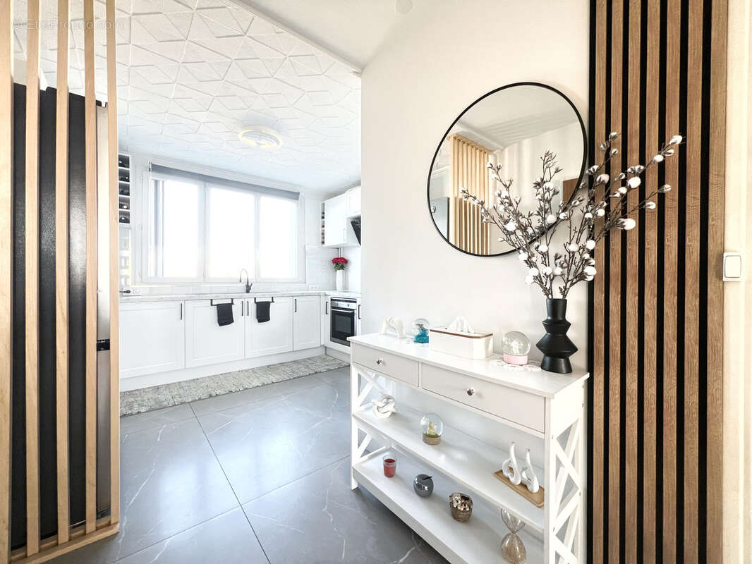 Appartement à PIERRE-BENITE