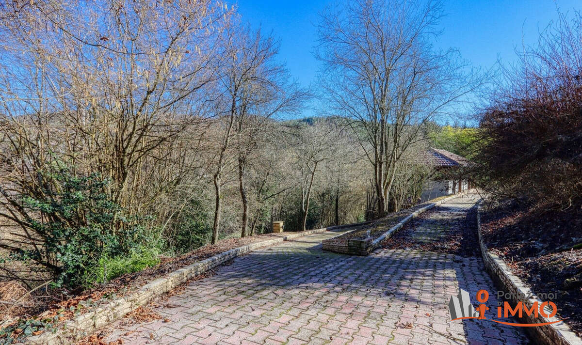 Maison à LAMURE-SUR-AZERGUES