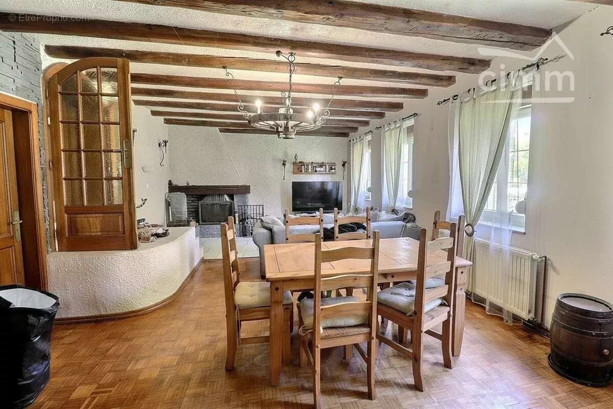 Maison 6 pièces de 167,80 m² – Terrain de 1 194 m²-  parcelle constructible - GAUBIVING - photo 4