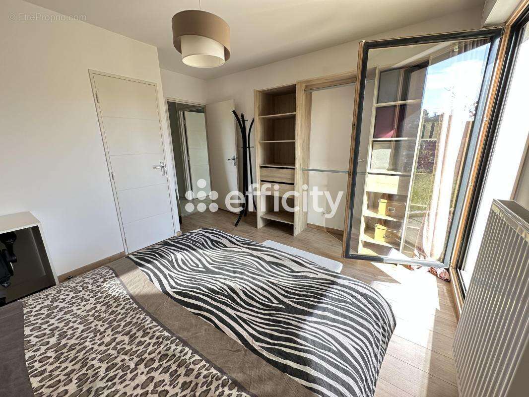 Appartement à MEYZIEU