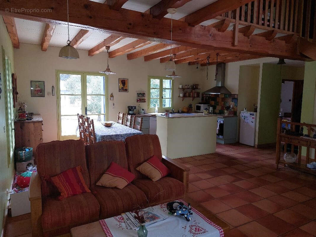 Maison à SAINT-BAUZILLE-DE-MONTMEL