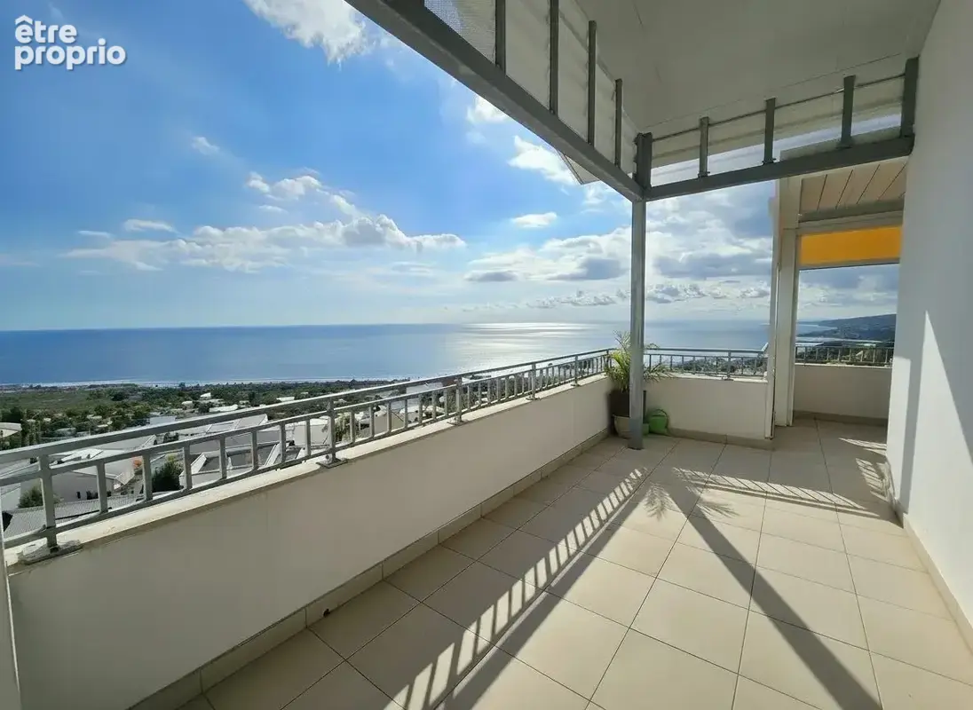 Appartement 75 m² à Le Port  - photo 2