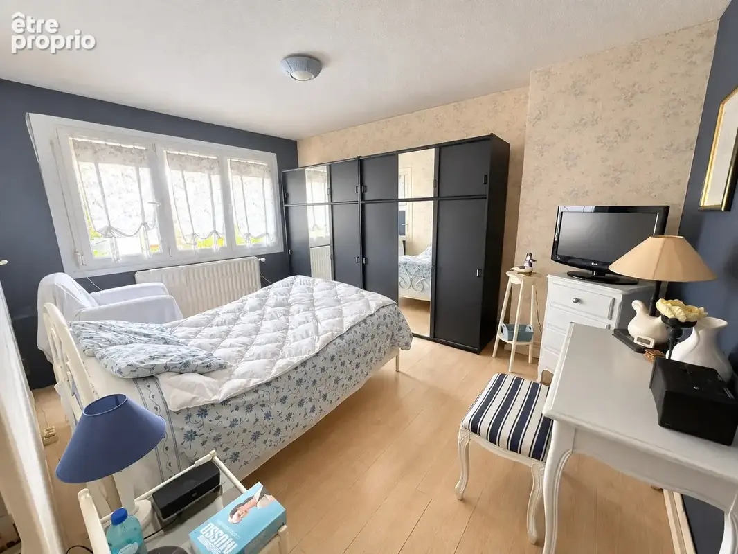 Maison semi mitoyenne 2 chambres, grand garage et jardin - photo 4