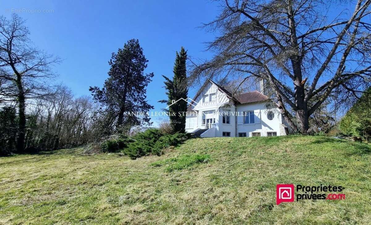 Maison à SAINT-PREST