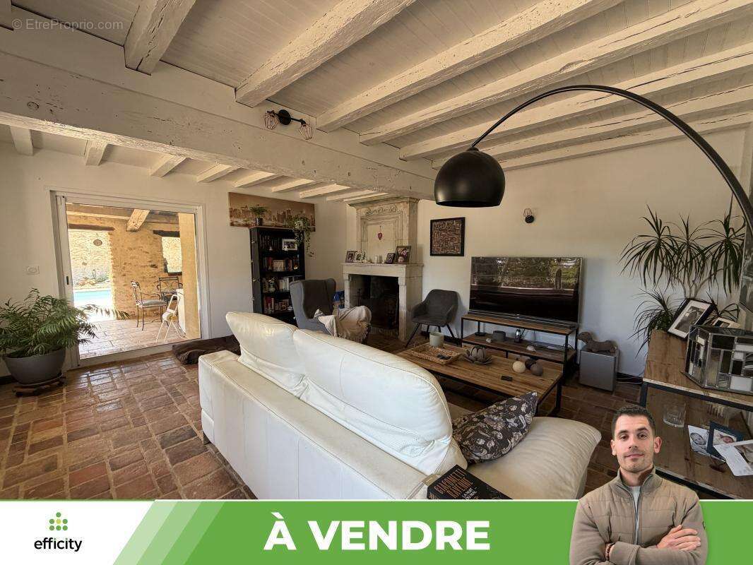Maison 175 m² à Gizay  - photo 6