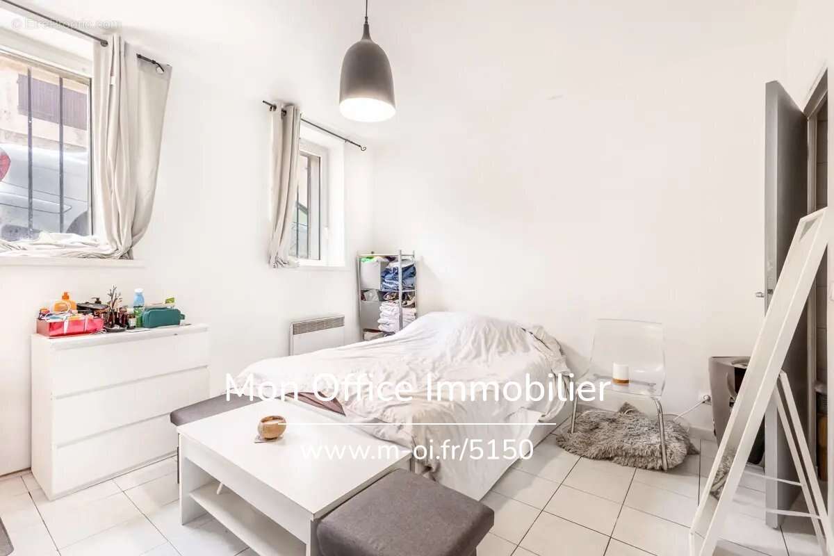 Appartement à MARSEILLE-4E