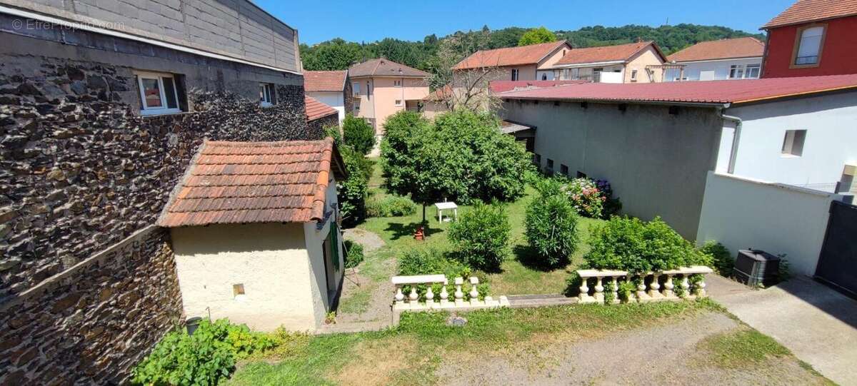 Maison à DECAZEVILLE