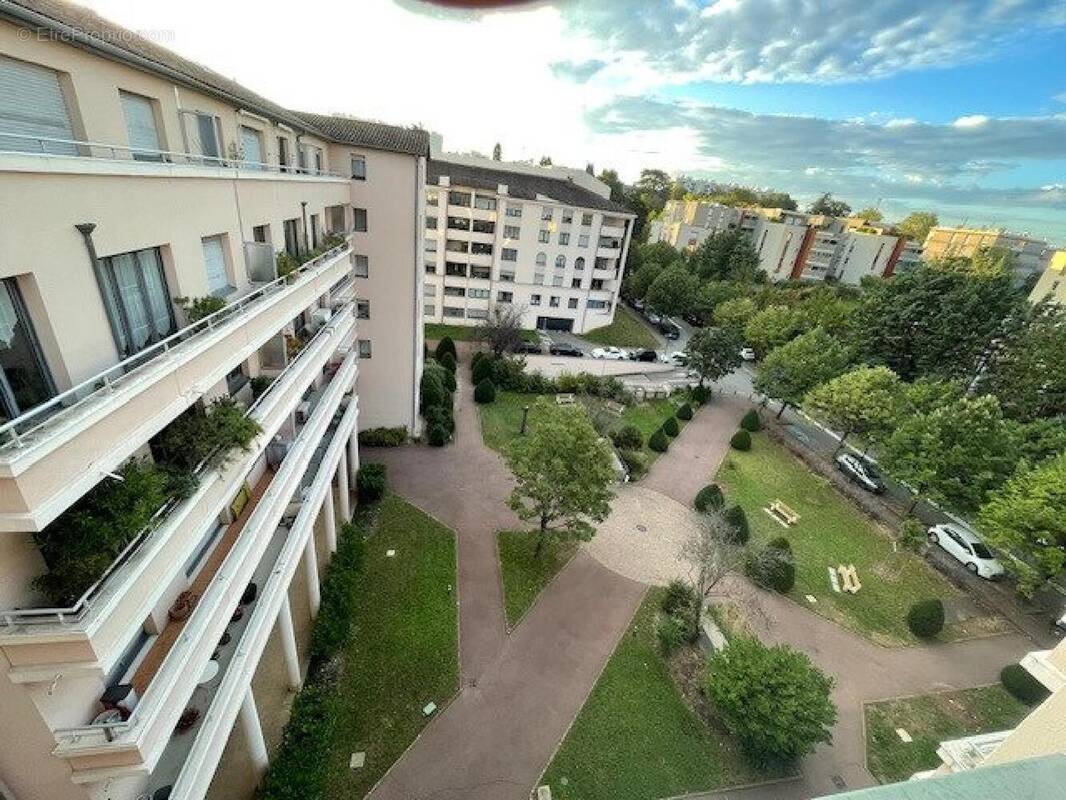 Photo 1 - Appartement à CALUIRE-ET-CUIRE