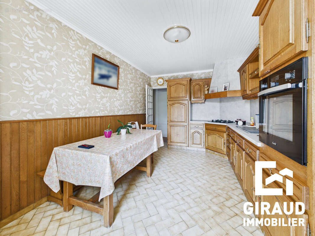 Maison à MOUZEUIL-SAINT-MARTIN