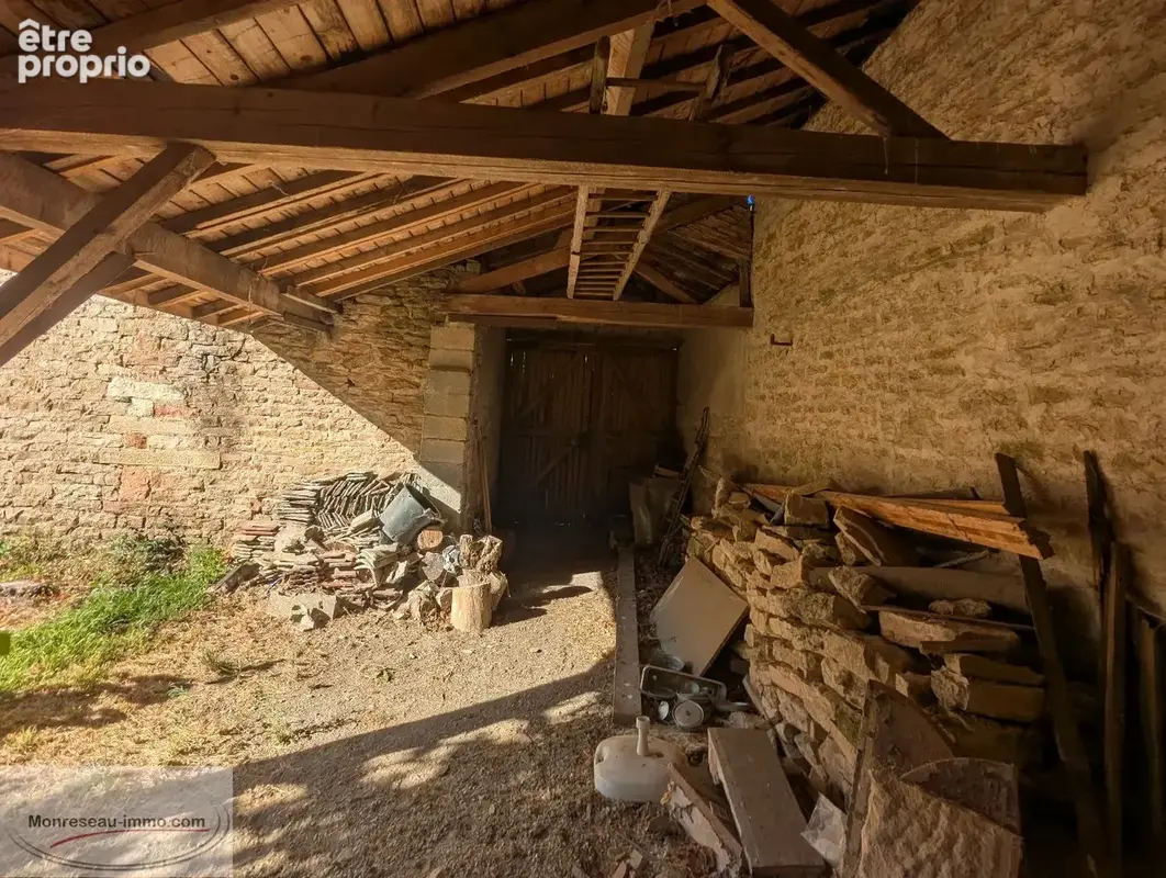 Maison 159 m²  4 chambres  terrain env. 650 m²  dépendances  SAINT-AMBREUIL - photo 10