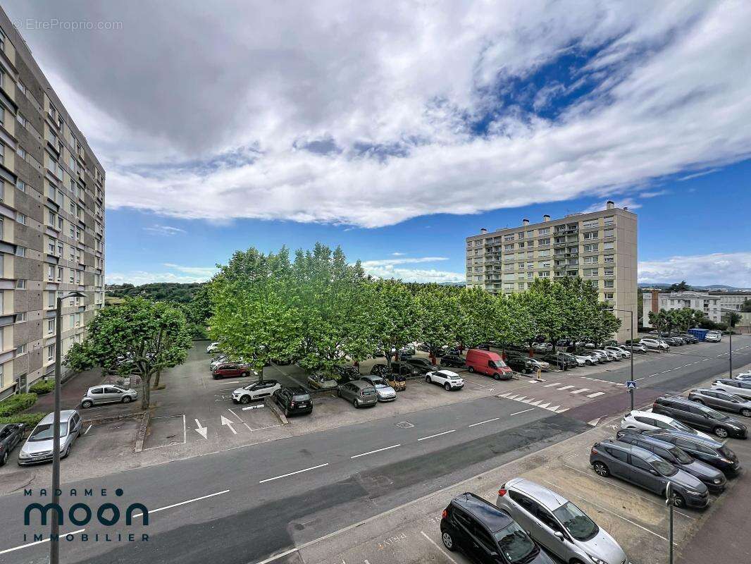 Appartement à OULLINS