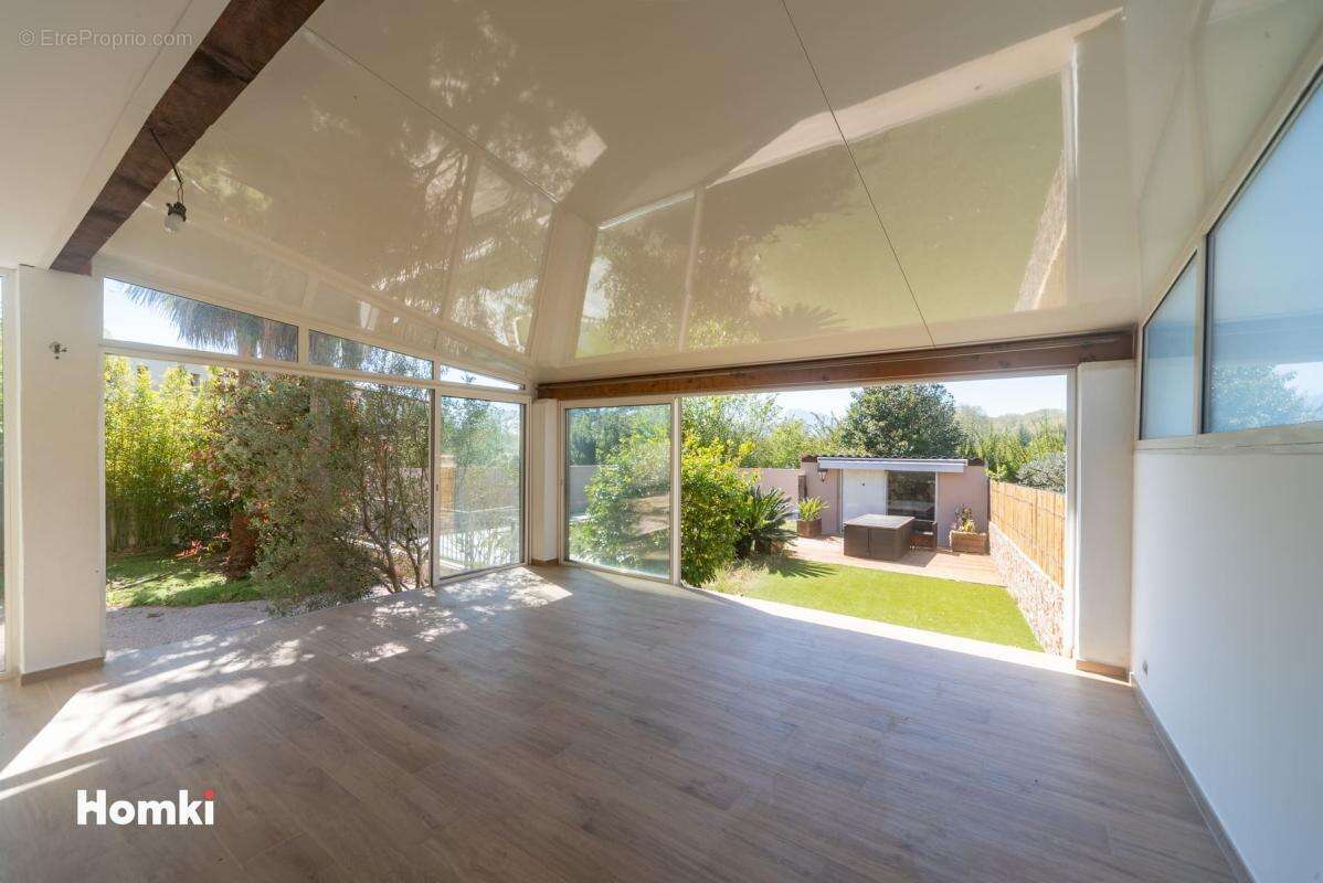 Maison à HYERES