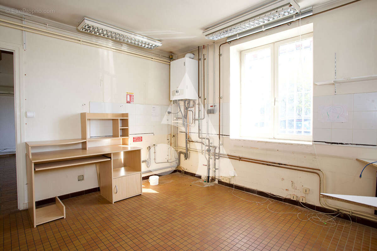 Commerce à SAINT-GEORGES-DE-RENEINS