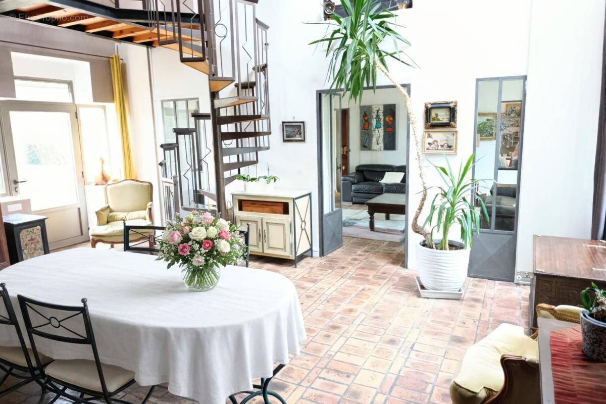 Maison à DAMMARIE-LES-LYS