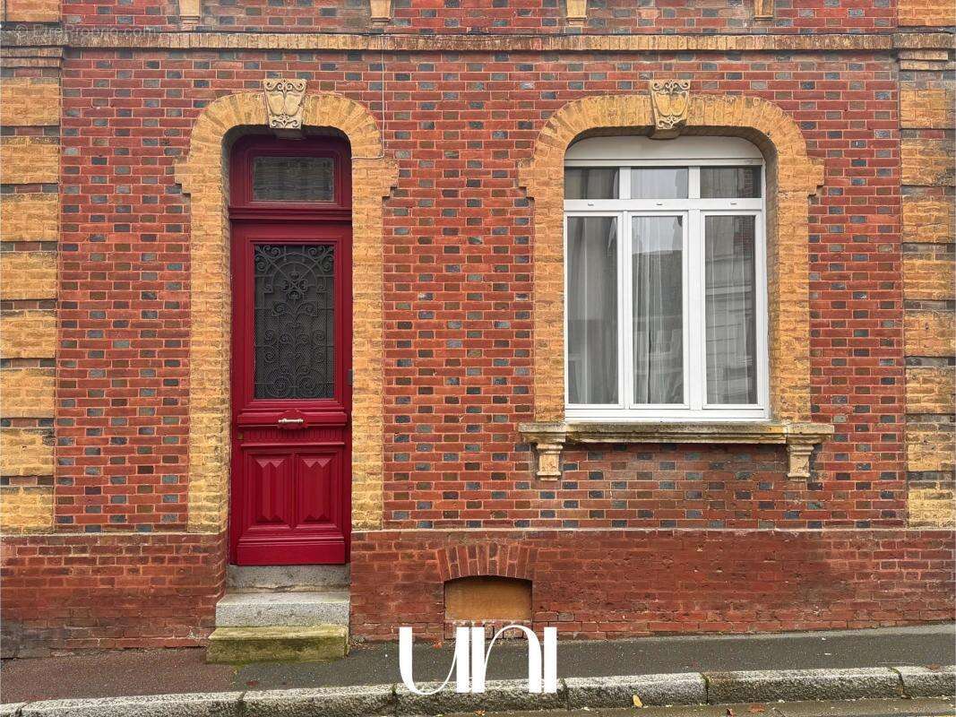 Maison à MEZIDON-CANON