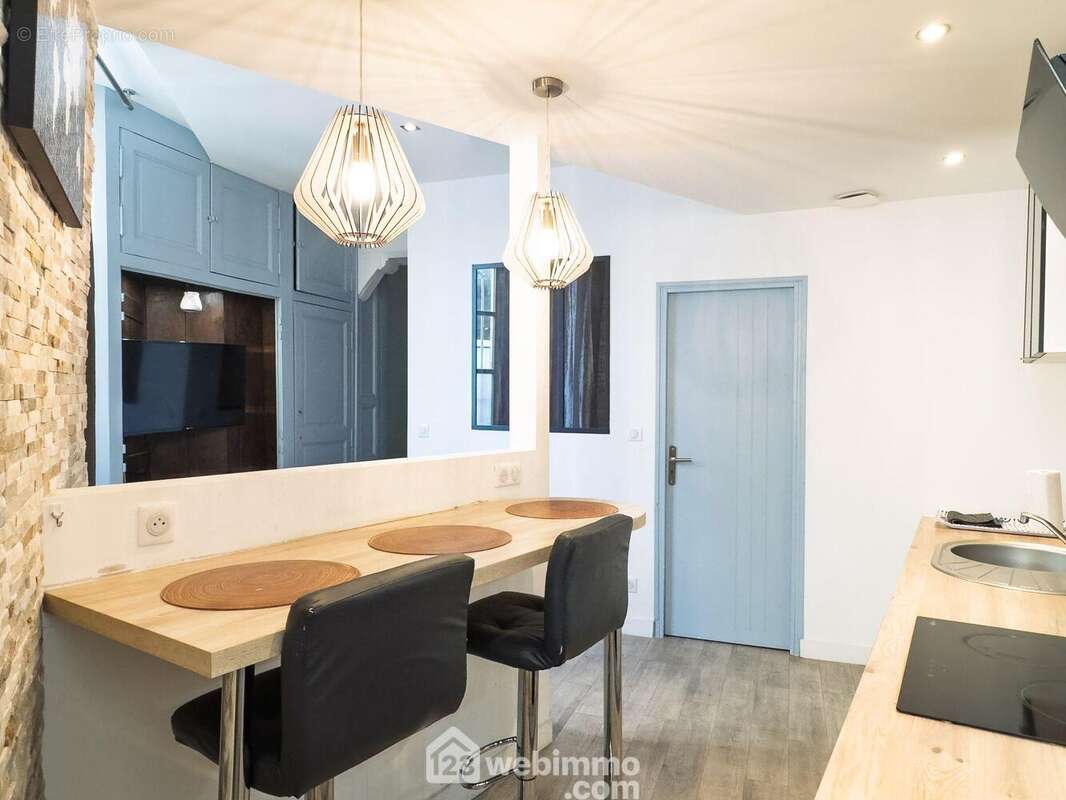 Coin repas et... - Appartement à LAVAL