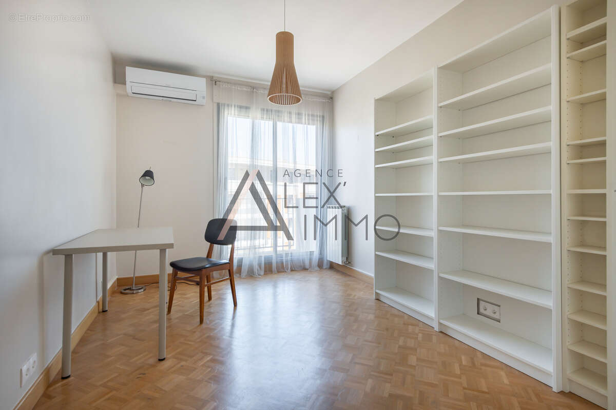 Appartement à MARSEILLE-5E