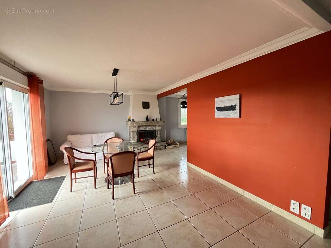 Maison à NOYAL-MUZILLAC