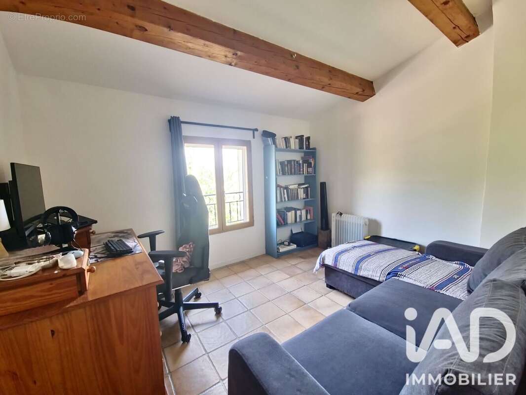 Photo 4