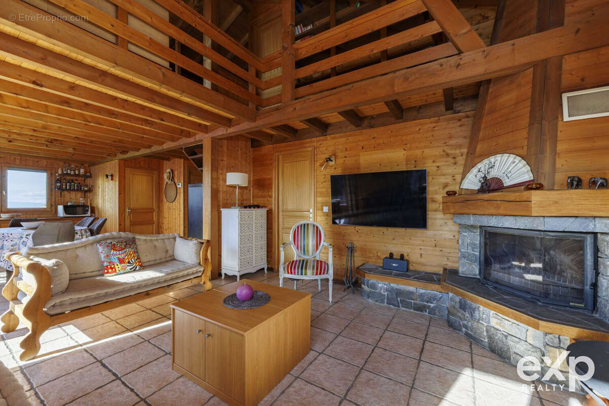 Maison à LA ROCHE-SUR-FORON