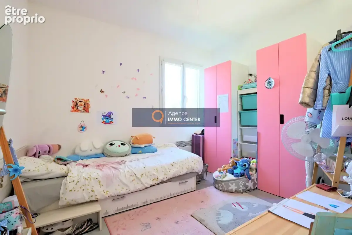 Appartement T3  au dernier étage avec stationnement - photo 4