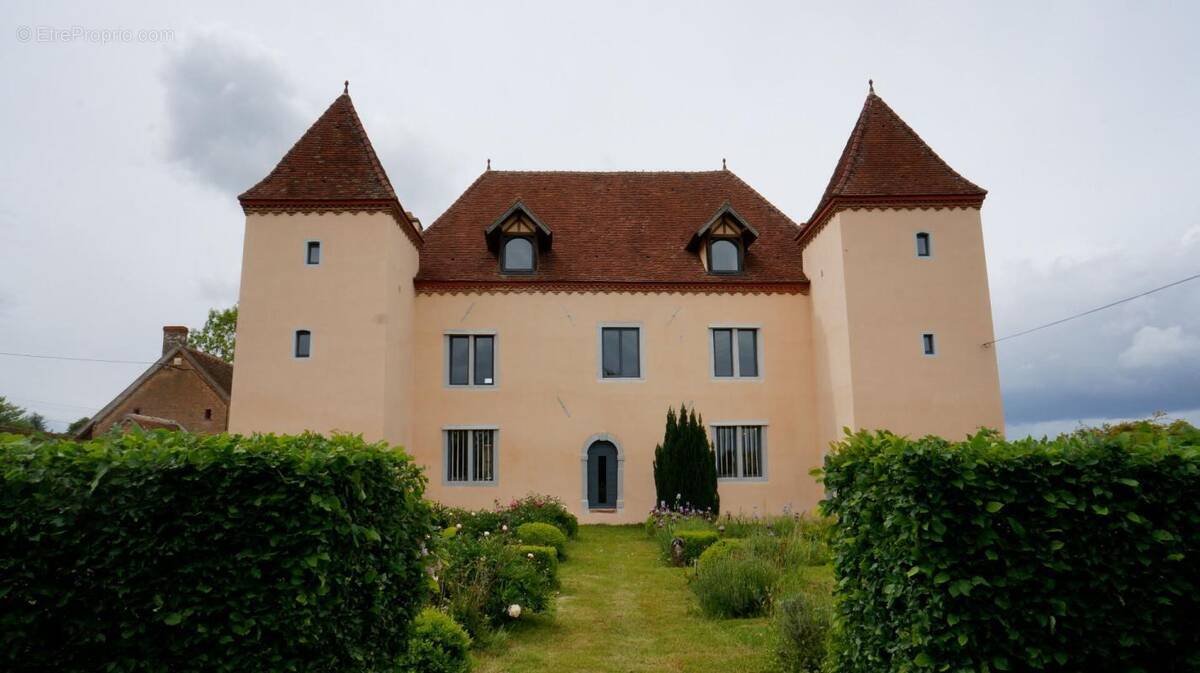 Maison à SAINT-MARTIN-EN-BRESSE