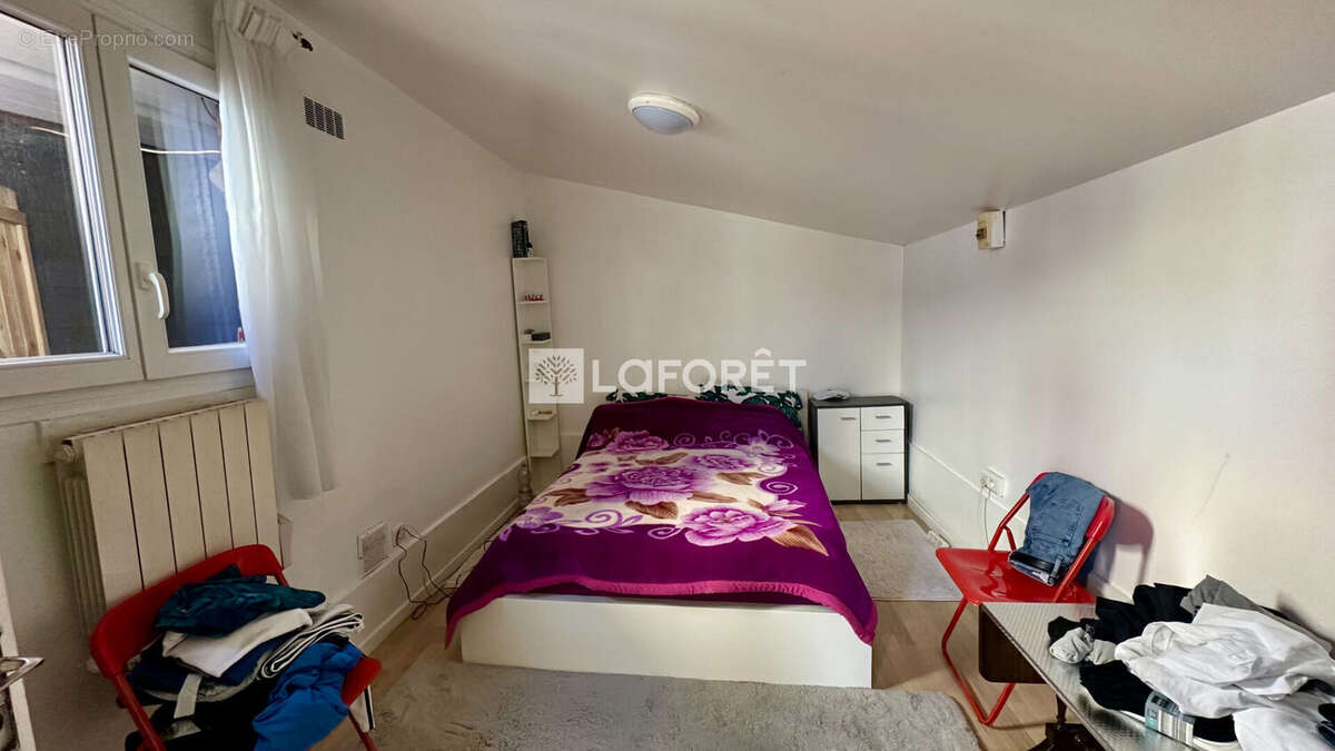 Appartement à LES PAVILLONS-SOUS-BOIS