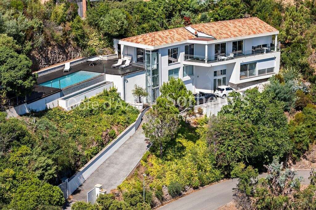 Maison à THEOULE-SUR-MER