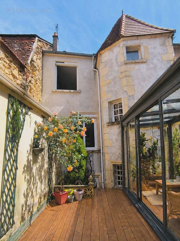 Maison familiale de caractère au cœur de Nevers – Terrasses, volumes et histoire ( 58 ) SOUS OFFRE - photo 2