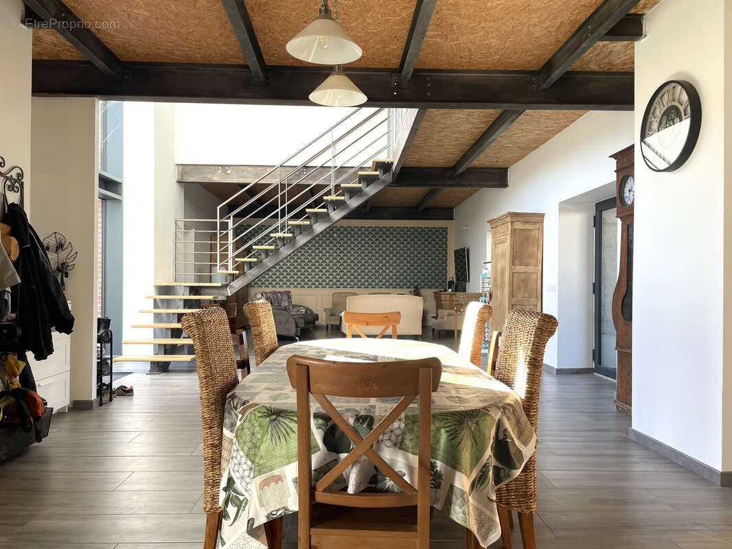 Maison à BUSSY-ALBIEUX