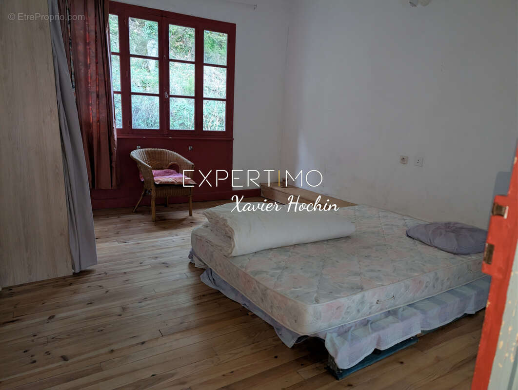 Maison à CHATEAUNEUF-LES-BAINS