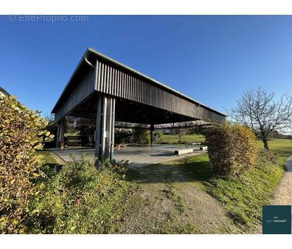 Terrain à LA DORNAC