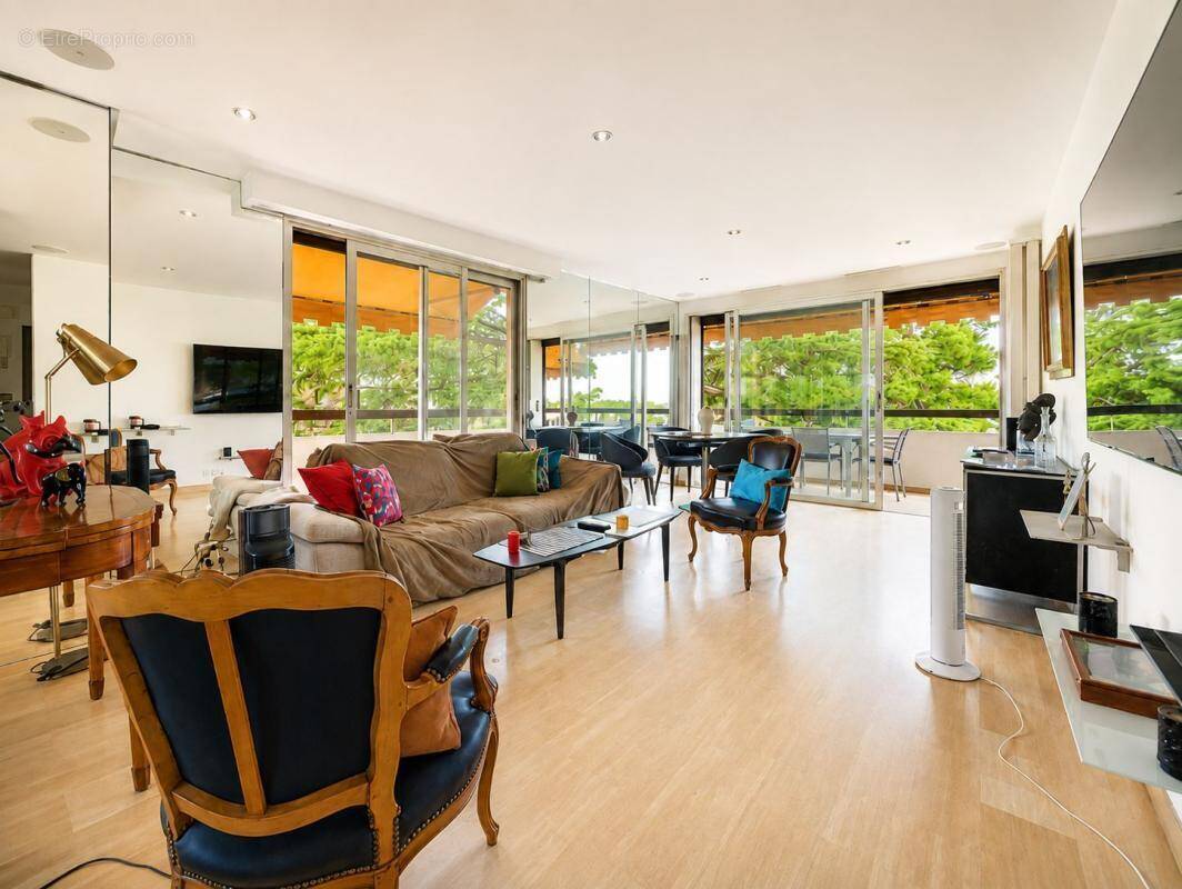 Appartement à LE CANNET