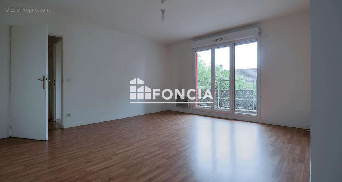 Appartement à CORBEIL-ESSONNES