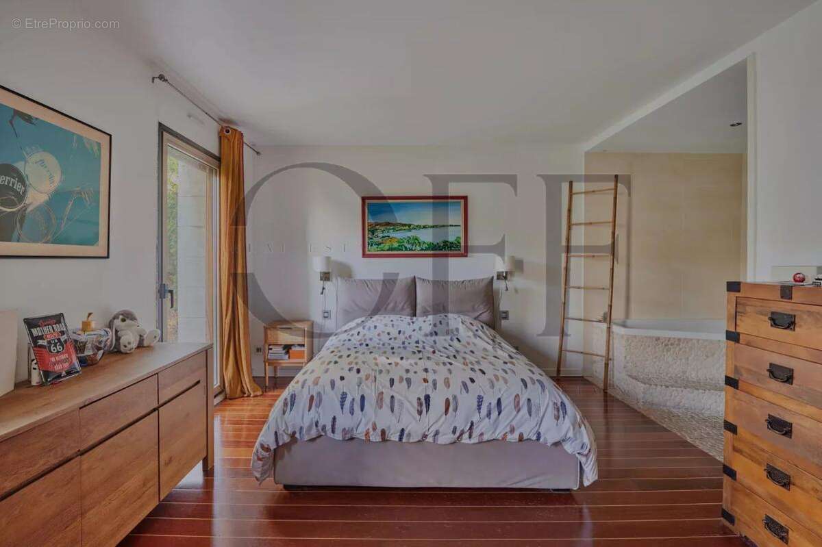 Appartement à MARSEILLE-7E