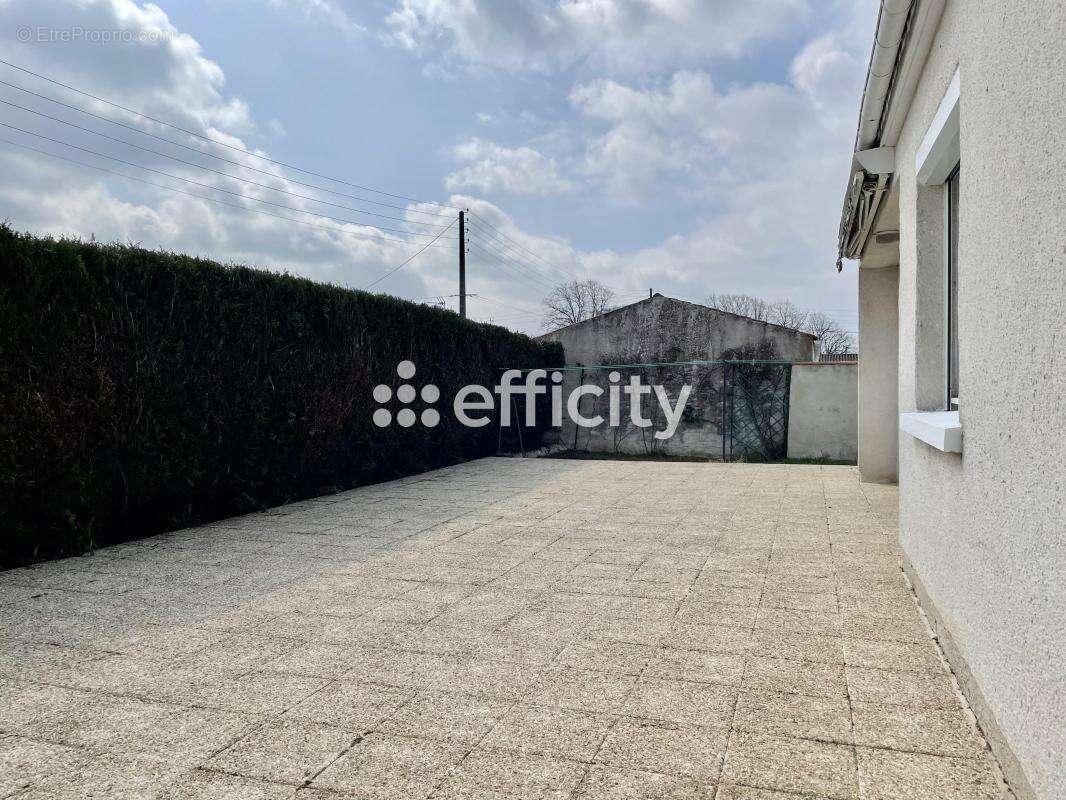 Maison 106 m² à Marennes  - photo 2